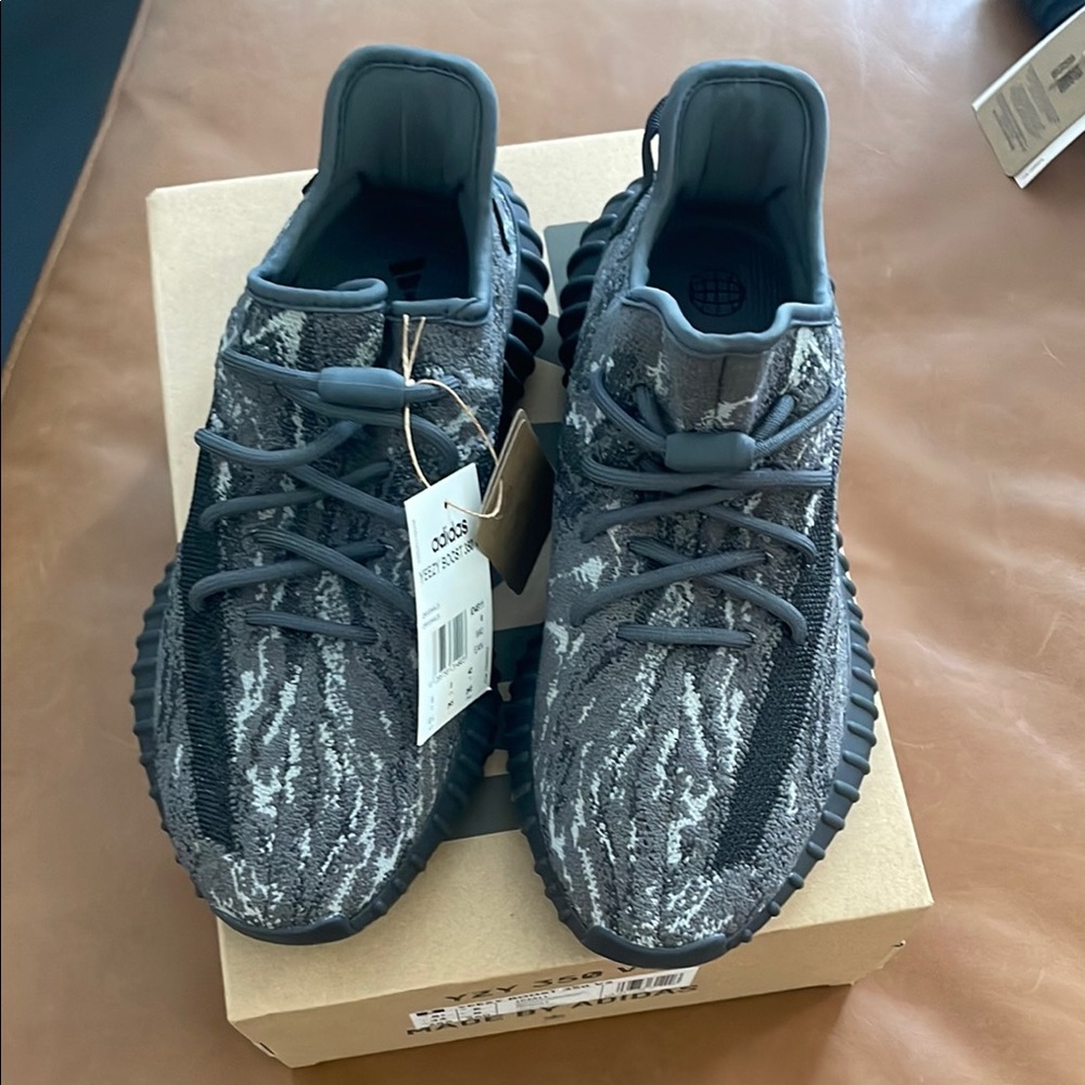 YEEZY BOOST 350 V2 “MX DARK SALT” NWT